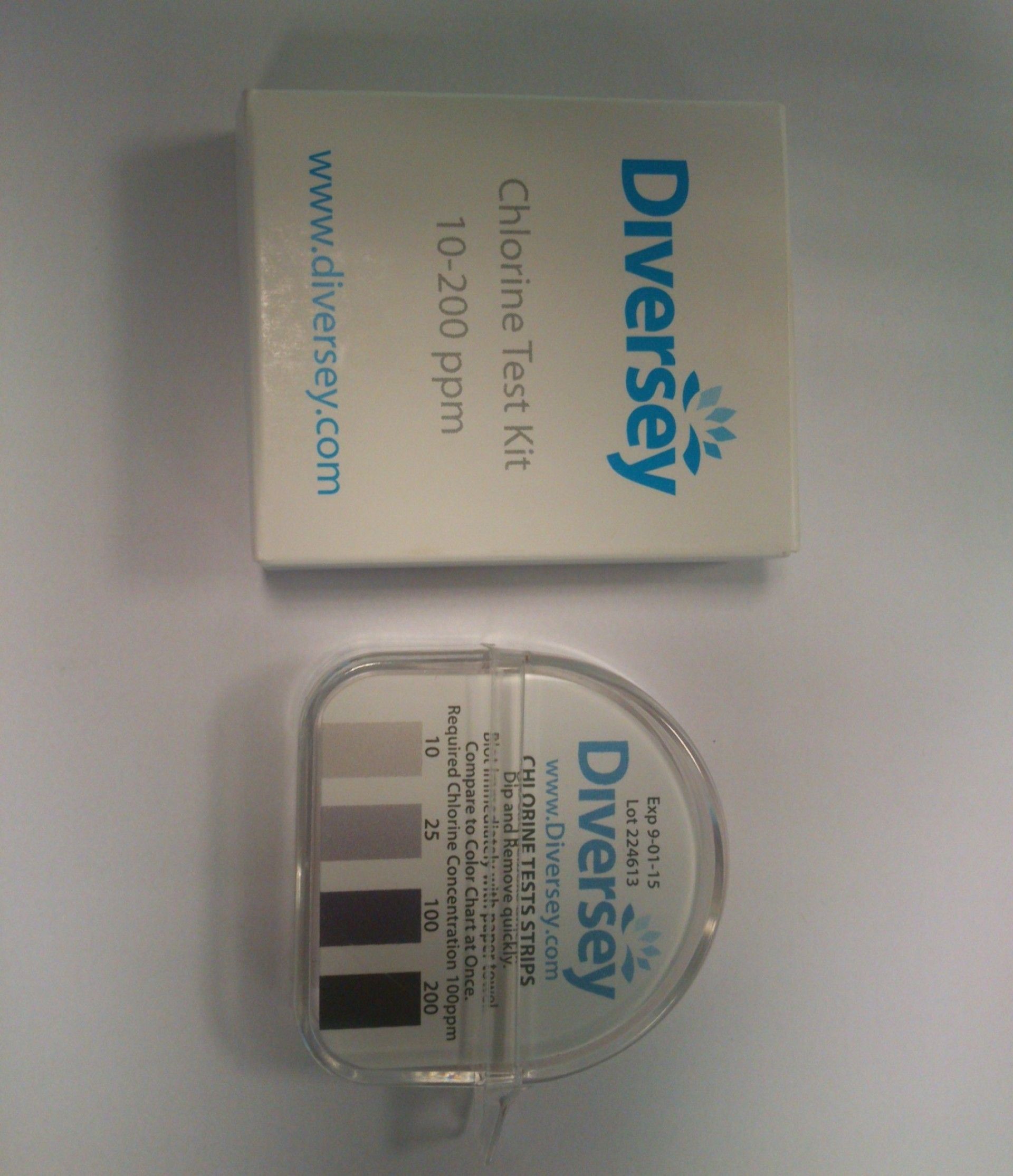 CHLORINE TEST KIT 10-200 PPM - 1 UN CHLORINE TEST KIT 10-200 PPM - 1 UN